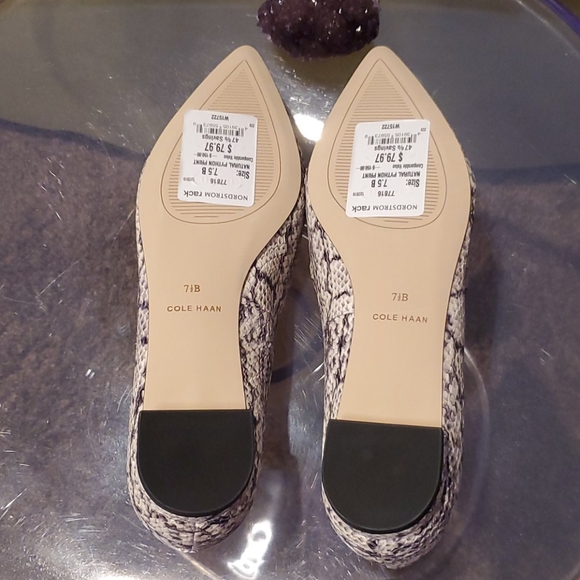 Cole Haan - Flat Shoe - Picture 8 of 9